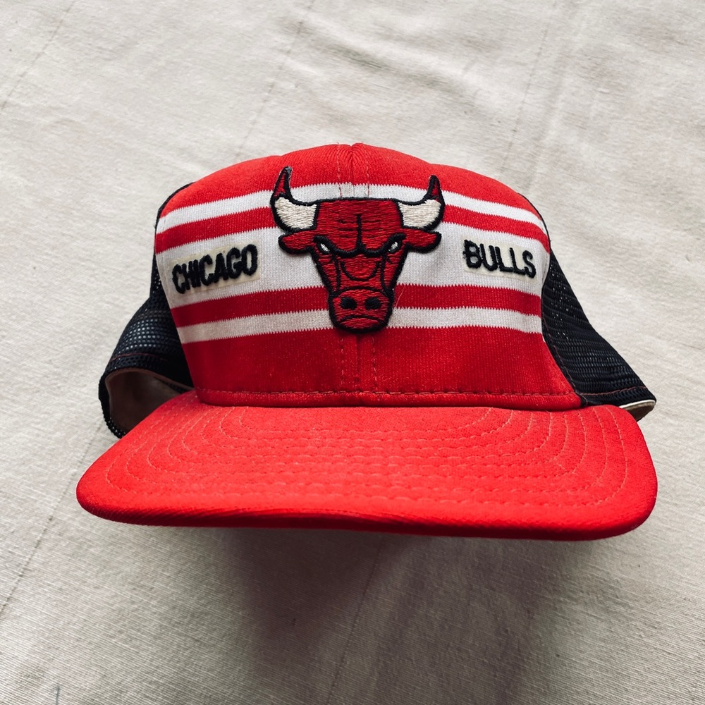 Chicago Bulls Red and Black trucker Cap